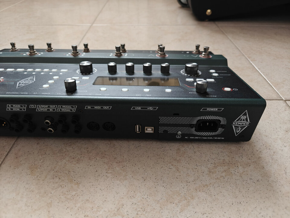 Kemper Stage como nuevo con funda y 2 packs de Profiles de pago de MBritt