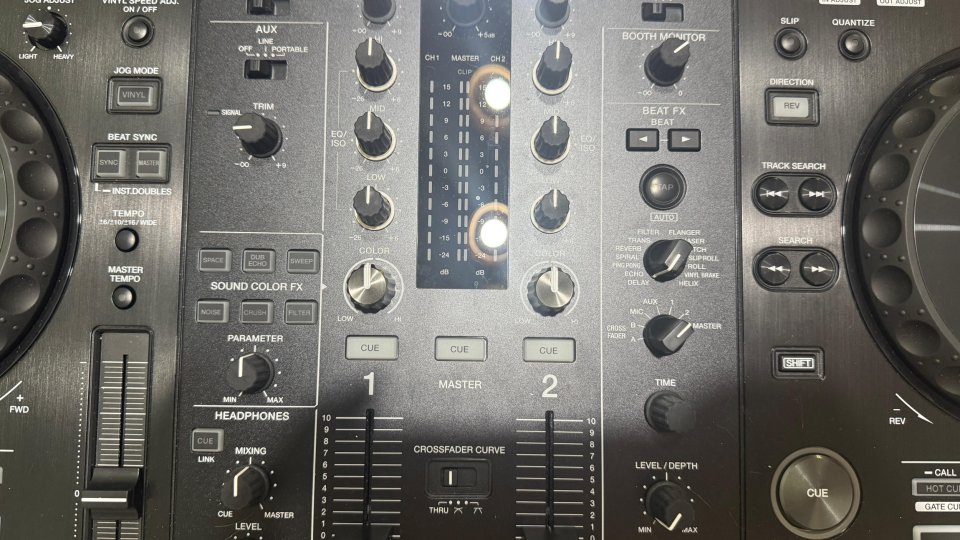 Pioneer XDJ RX3 de segunda mano · Foto 5 de 8 · Barcelona · 1650 €