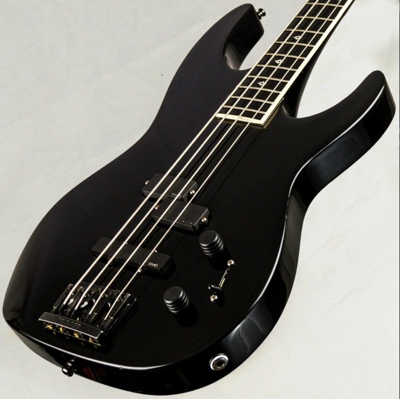 Compro Bajo Kramer Forum III 4 cuerdas con pastillas Spector y necktrough. de segunda mano · Foto 5 de 9 · Madrid