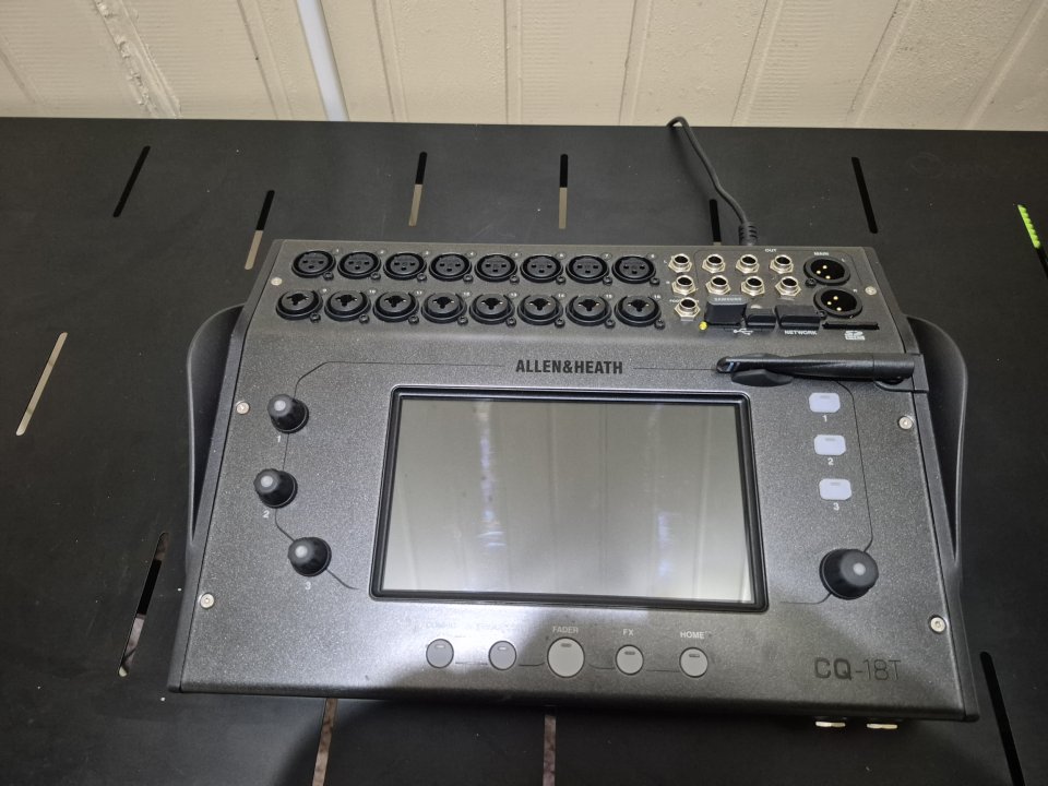 Allen & Heath CQ18T de segunda mano · Foto 1 de 10 · Lugo · 595 €
