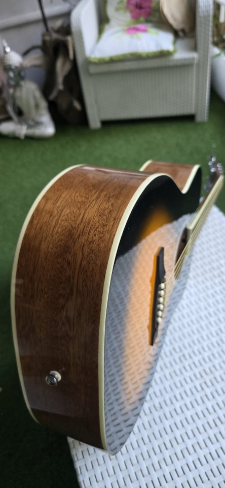 CORT ACÚSTICA de segunda mano · Foto 4 de 10 · Madrid · 99 €