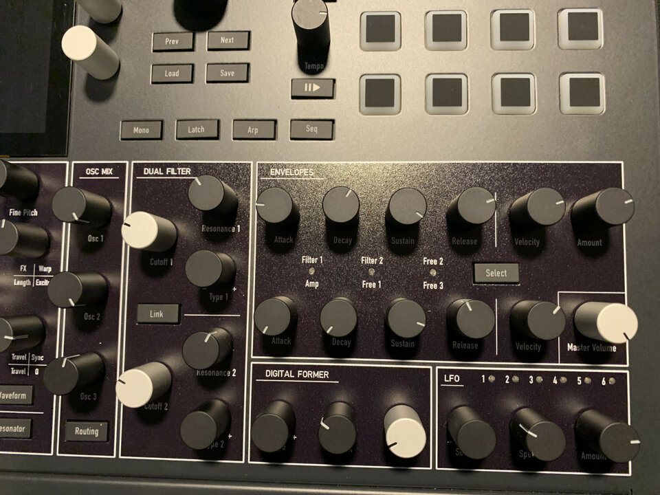 Essence FM MKI y Waldorf Iridium