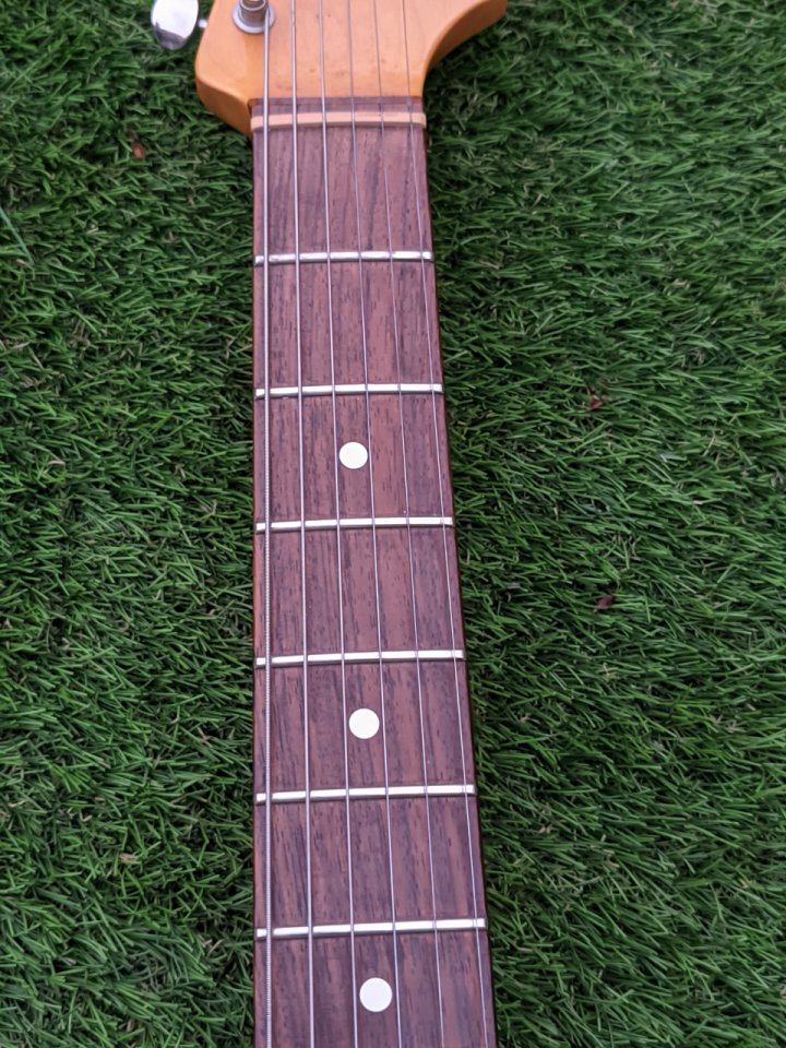 Vuelve a la venta Fender strat AVRI Hot Rod 62