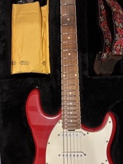 Guitarra Cutlass SSS Roja Music Man