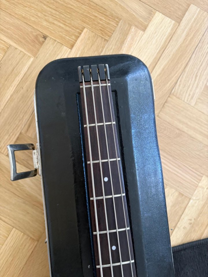 Bajo Headless Hohner The Jack 1987 de segunda mano · Foto 3 de 4 · Segovia · 550 €