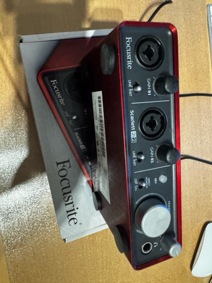 Focusrite scarlett 212 de segunda mano · Foto 3 de 4 · Ourense · 80 €