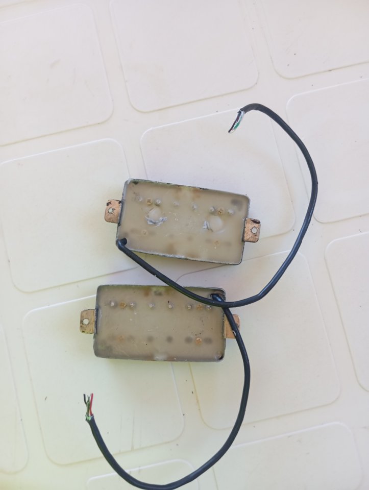 Set de Pastillas Humbucker Cort Voiced Tone VTH-77 de segunda mano · Foto 2 de 2 · Cádiz · 50 €