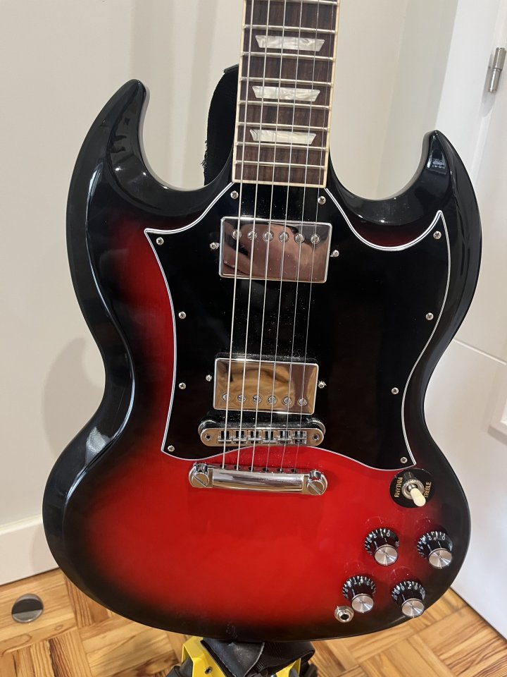Gibson SG Standard Cardinal Red Burst de segunda mano · Foto 2 de 10 · Madrid · 1200 €