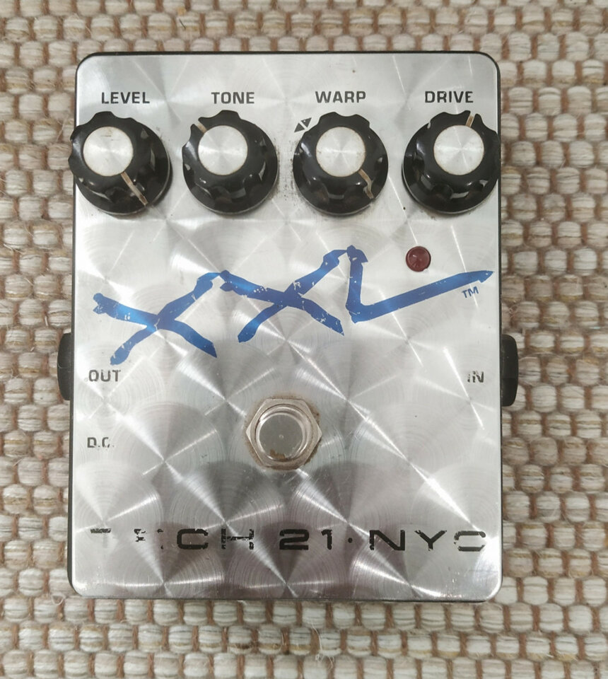 Tech 21 XXL, DIAMOND PLATE. 1990s . Pedal de Distorsión. Made in Usa. Envío gratis.