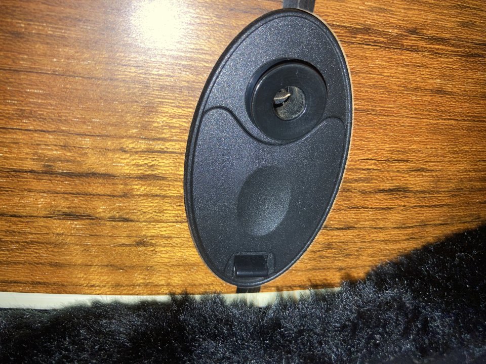 TAYLOR 414CE + Estuche original de Taylor.