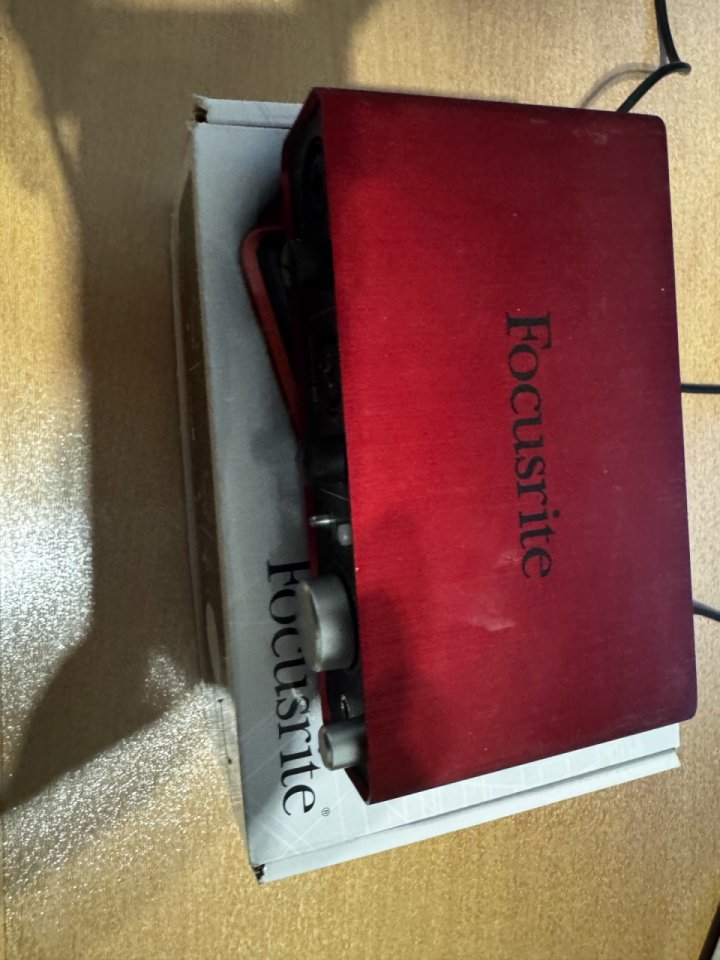 Focusrite scarlett 212 de segunda mano · Foto 4 de 4 · Ourense · 80 €