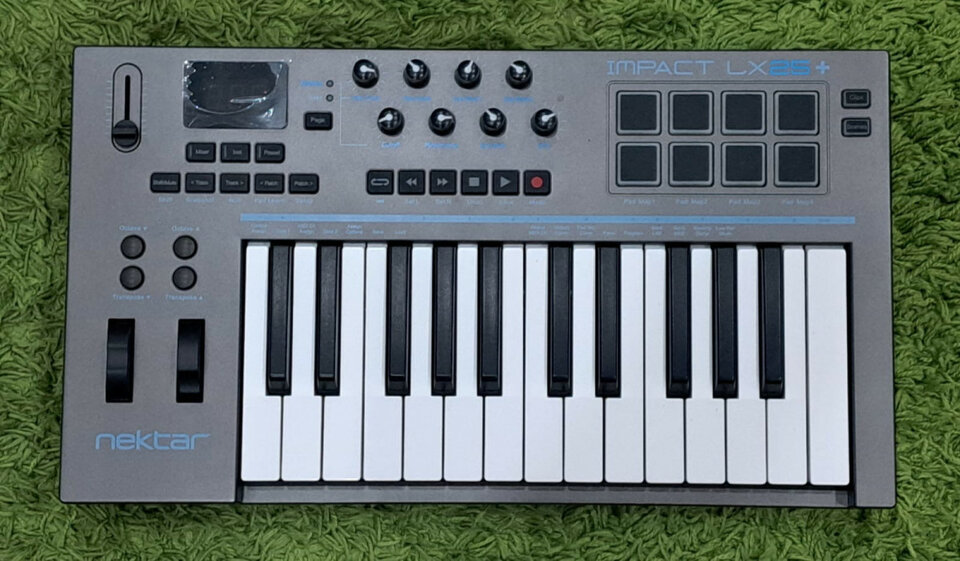 REBAJADO. Teclado controlador USB midi