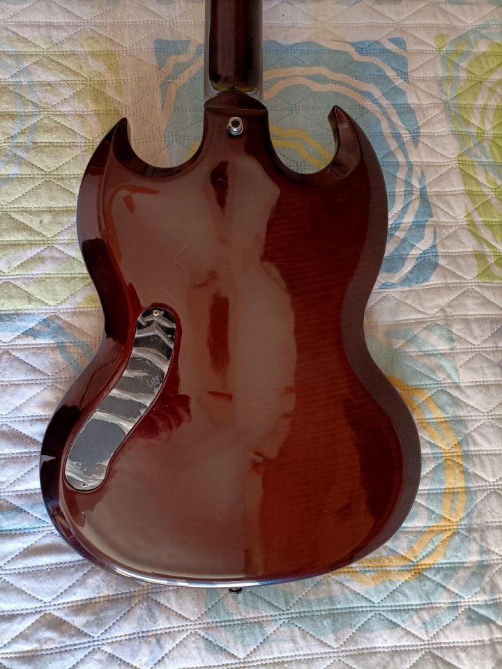 Gibson SG Carved Top - Autumn Burst Limited Solidbody Electric Guitar Features. de segunda mano · Foto 3 de 9 · Alicante · 2400 €
