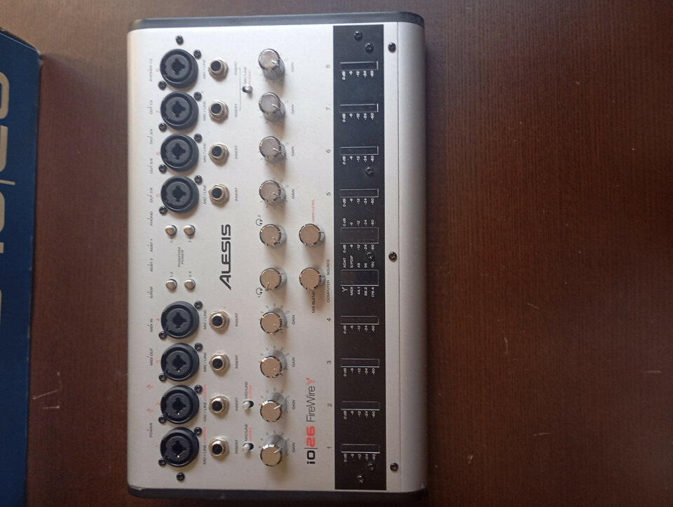 Alesis iO/26 FireWire - Interfaz de Audio