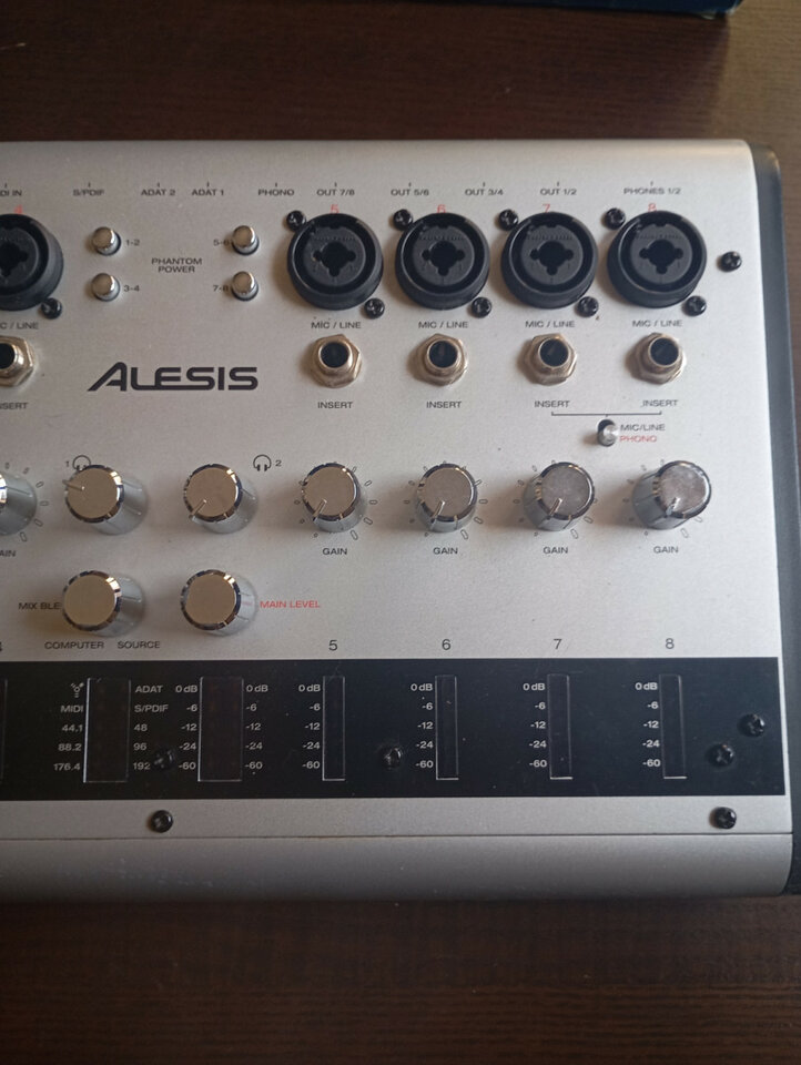 Alesis iO/26 FireWire - Interfaz de Audio