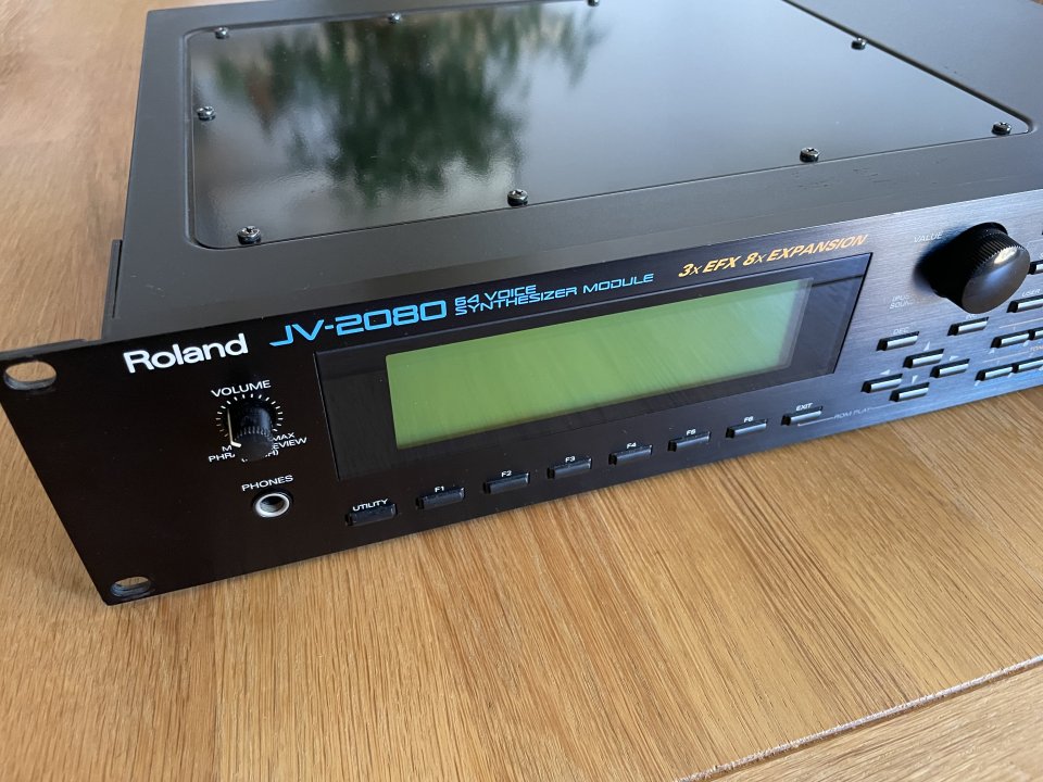 Roland JV 2080
