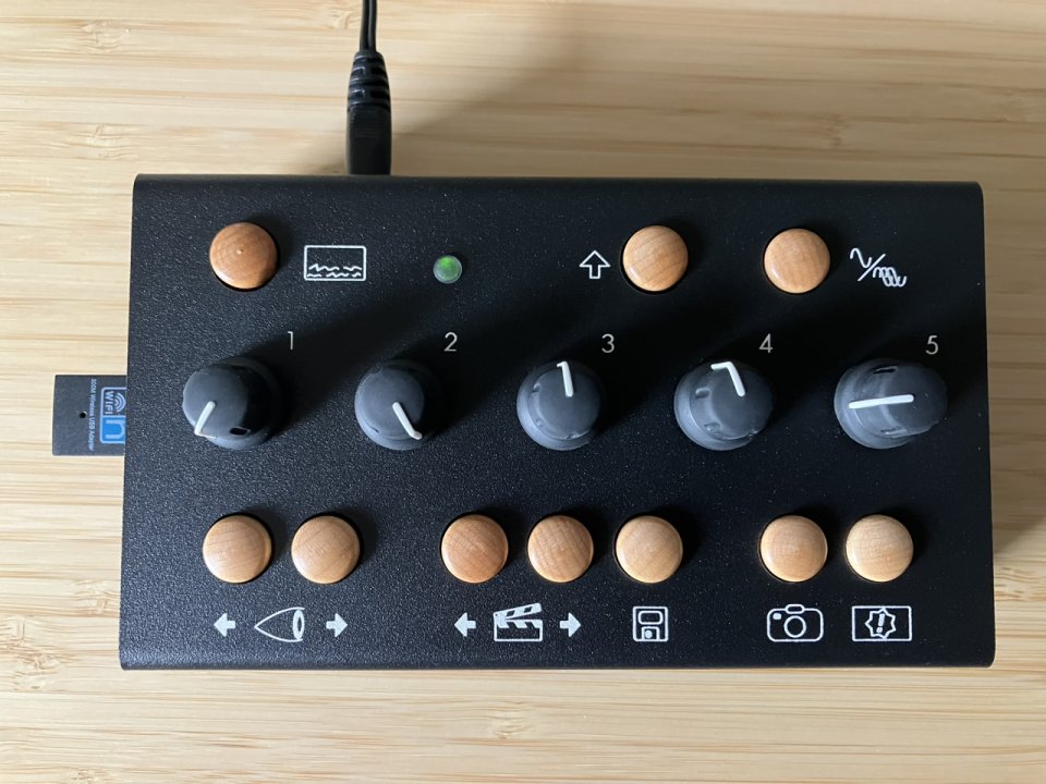 Sintetizador Vídeo Critter & Guitari EYESY última versión como nuevo