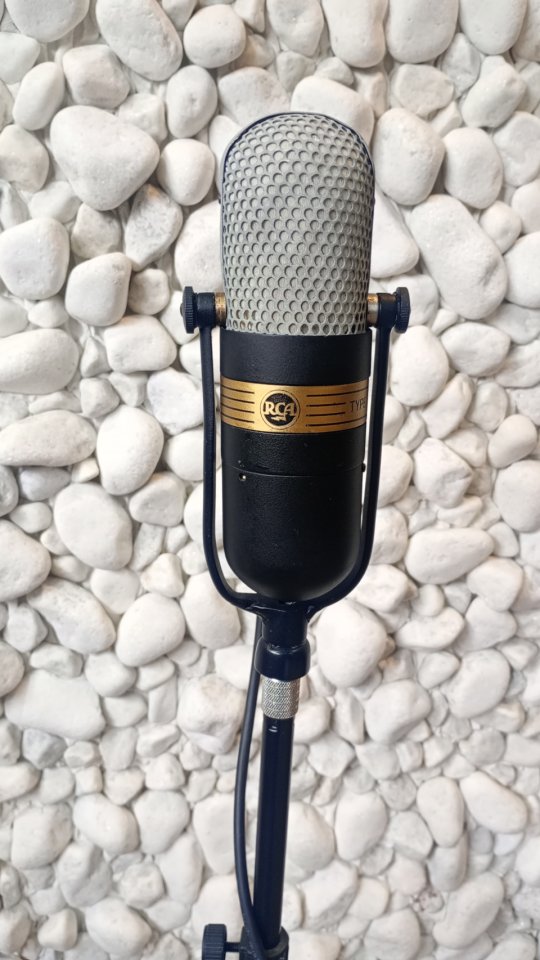 RCA 77 DX micrófono clásico