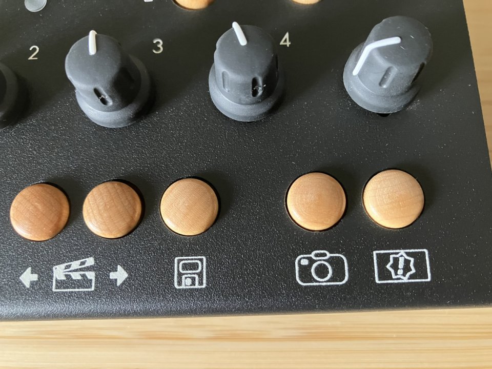 Sintetizador Vídeo Critter & Guitari EYESY última versión como nuevo