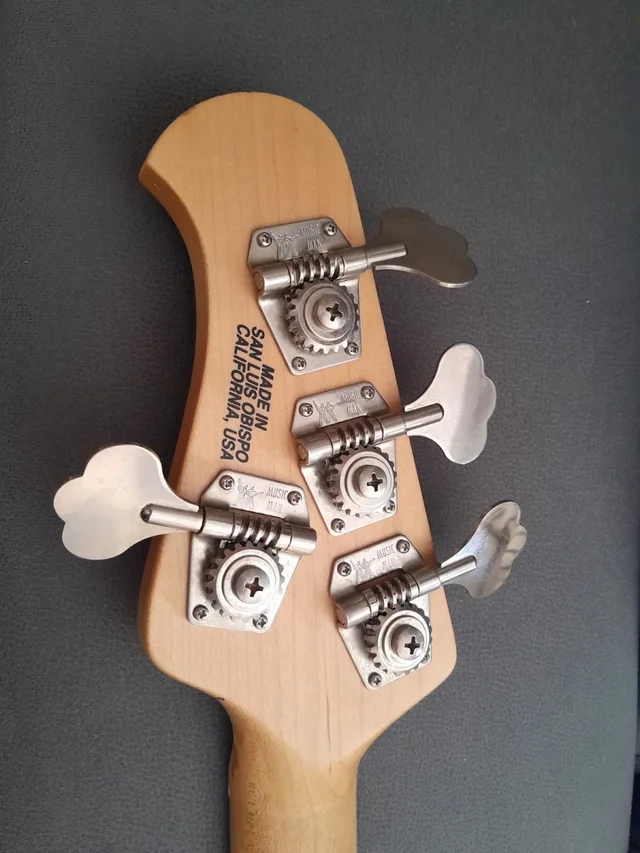 Bajo Music Man Stingray 3 EQ H