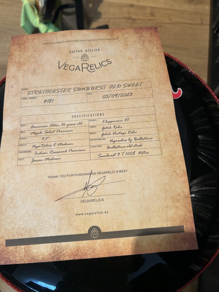 Vegarelics Stratocaster Sunburst Old Sweat de segunda mano · Foto 8 de 8 · Bizkaia · 1700 €