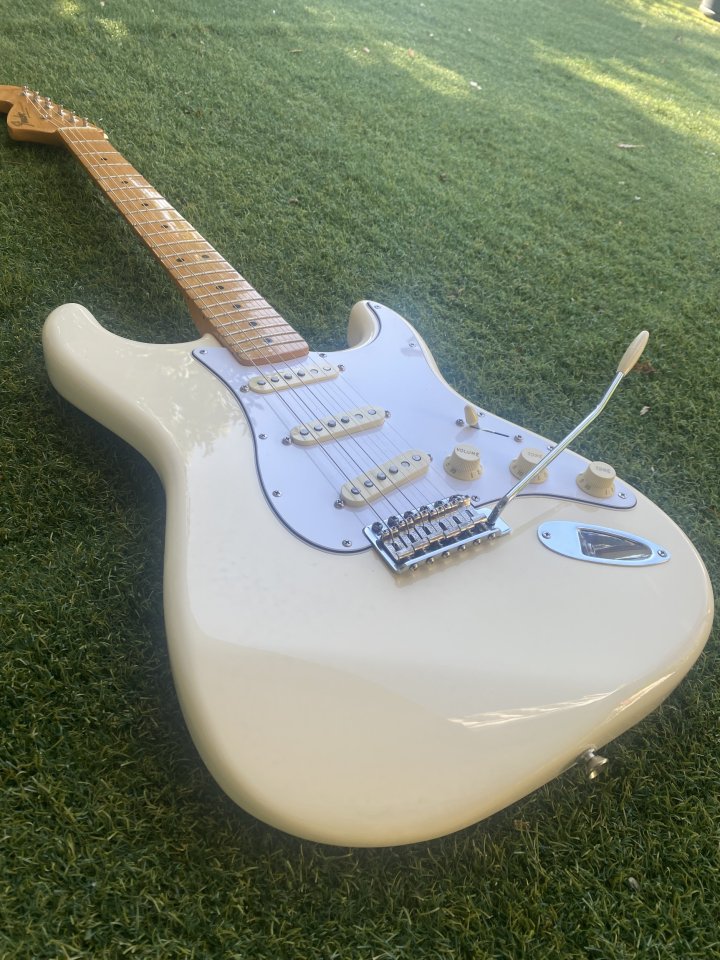 Fender Strato FSR 60’ reverse por acústica de segunda mano · Foto 1 de 9 · Madrid