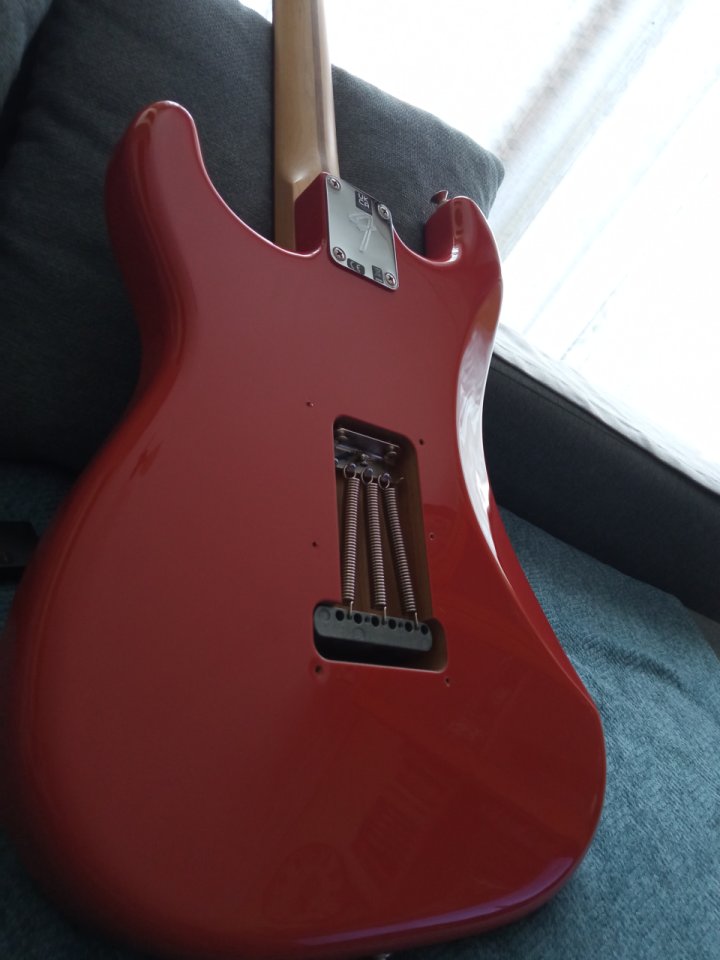 Fender Player Stratocaster Ltd Edition Fiesta Red 2022. de segunda mano · Foto 3 de 10 · Pontevedra · 480 €