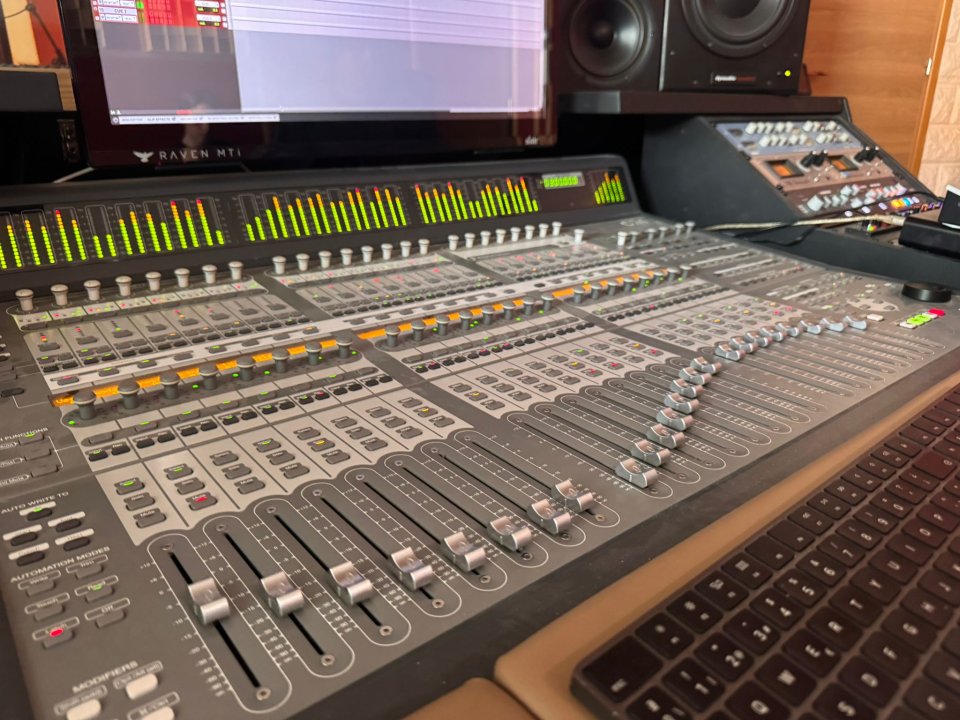 Avid C24 - Superficie de control 24 faders | Pro Tools / HUI