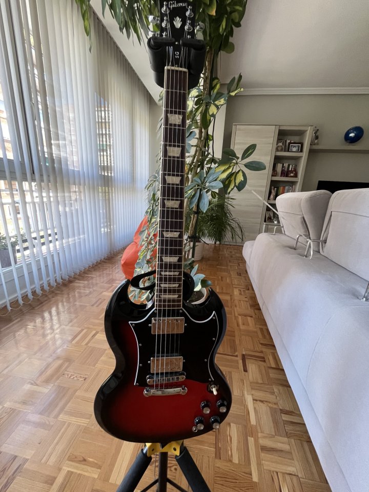 Gibson SG Standard Cardinal Red Burst de segunda mano · Foto 10 de 10 · Madrid · 1200 €