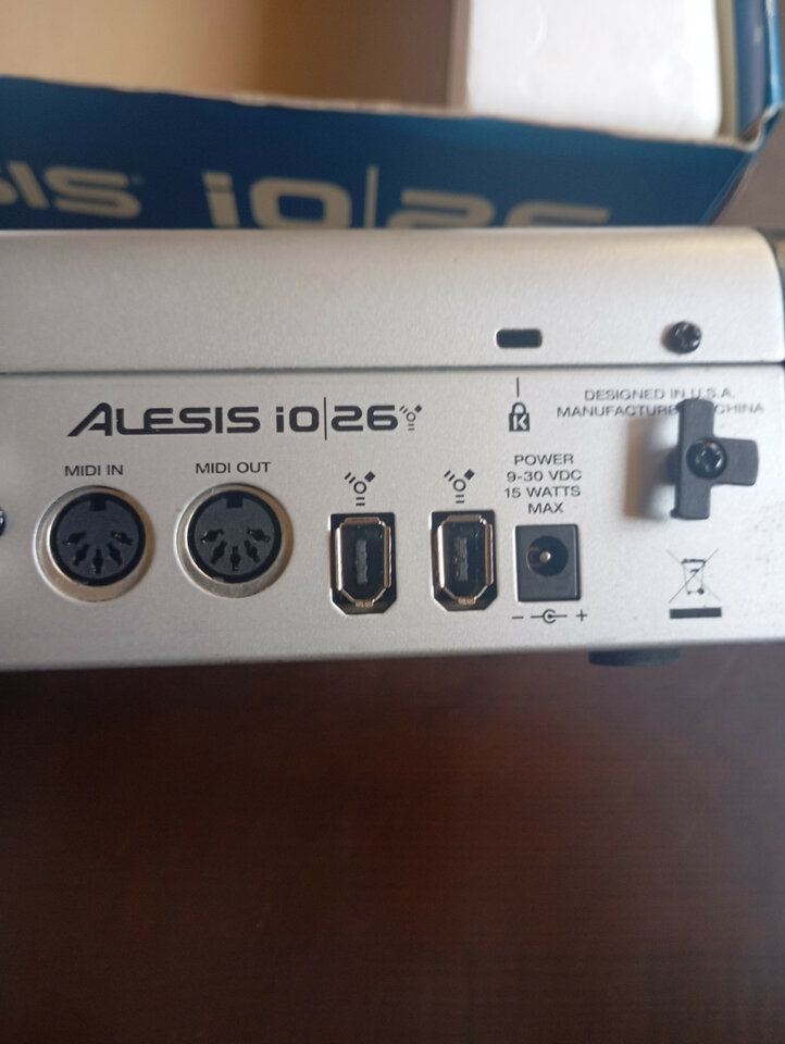 Alesis iO/26 FireWire - Interfaz de Audio