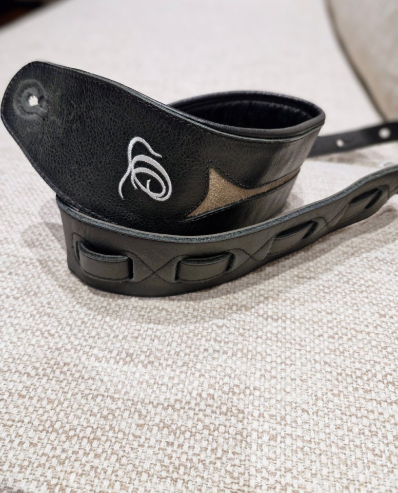 Correa de cuero para guitarra Ortega OSBS-1