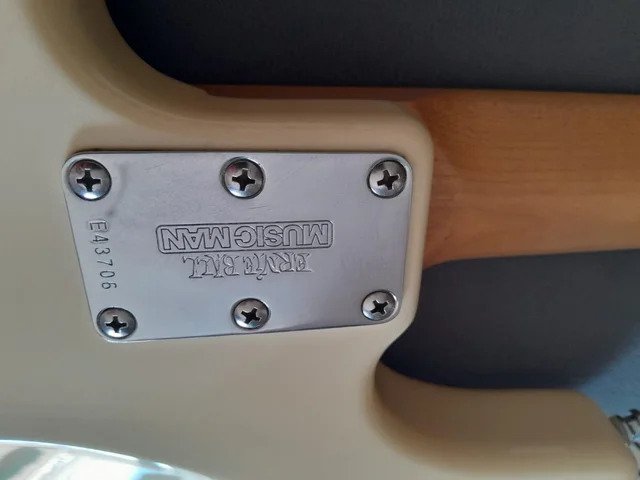 Bajo Music Man Stingray 3 EQ H