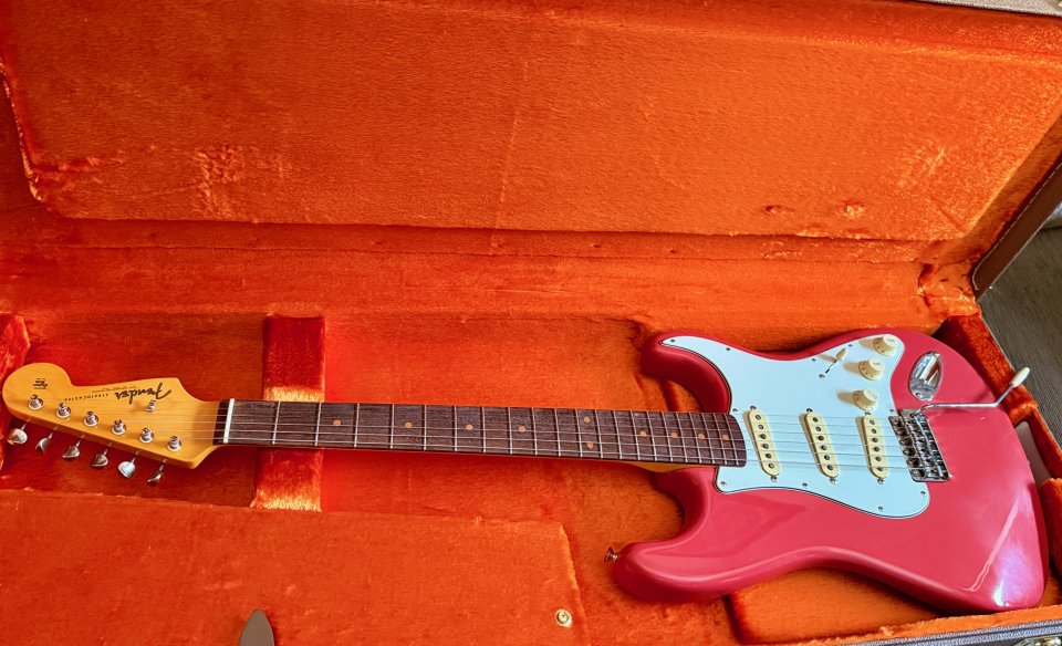 Fender American Vintage II 1961 Stratocaster – Fiesta Red de segunda mano · Foto 1 de 8 · Madrid · 1950 €