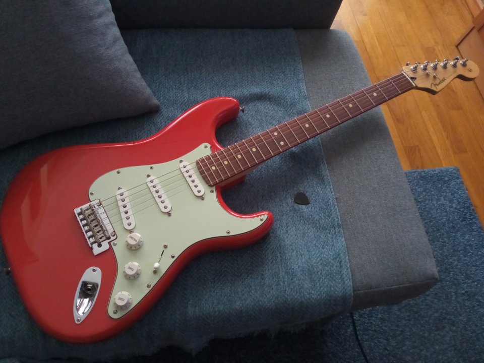 Fender Player Stratocaster Ltd Edition Fiesta Red 2022. de segunda mano · Foto 6 de 10 · Pontevedra · 480 €