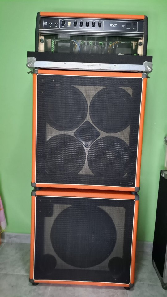 Ampeg Americano.