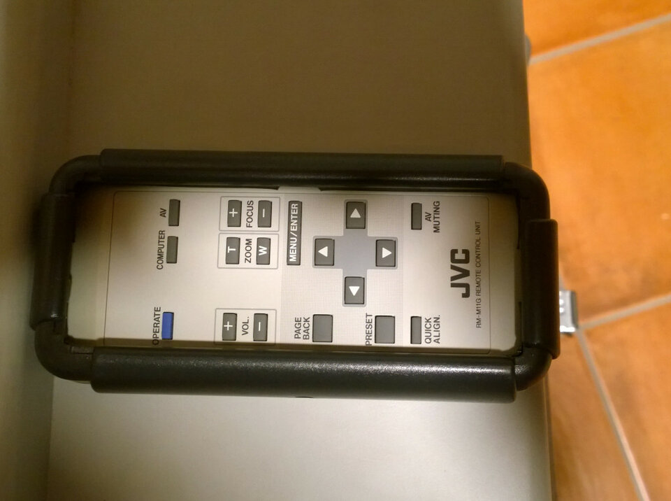 Proyector JVC DLA-G15E + flightcase