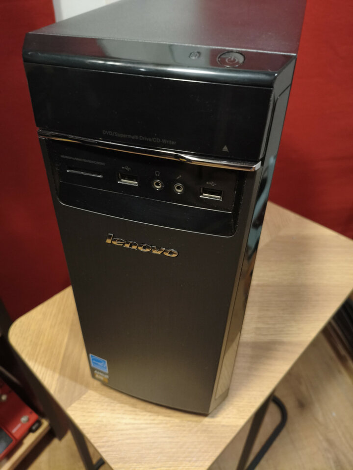 Torre AMD A10 3.5Hz - 16GB RAM - 2TB, Lenovo