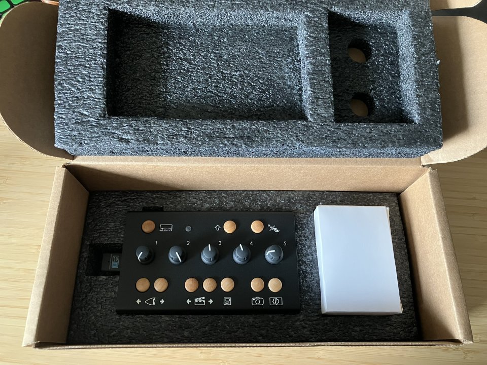 Sintetizador Vídeo Critter & Guitari EYESY última versión como nuevo