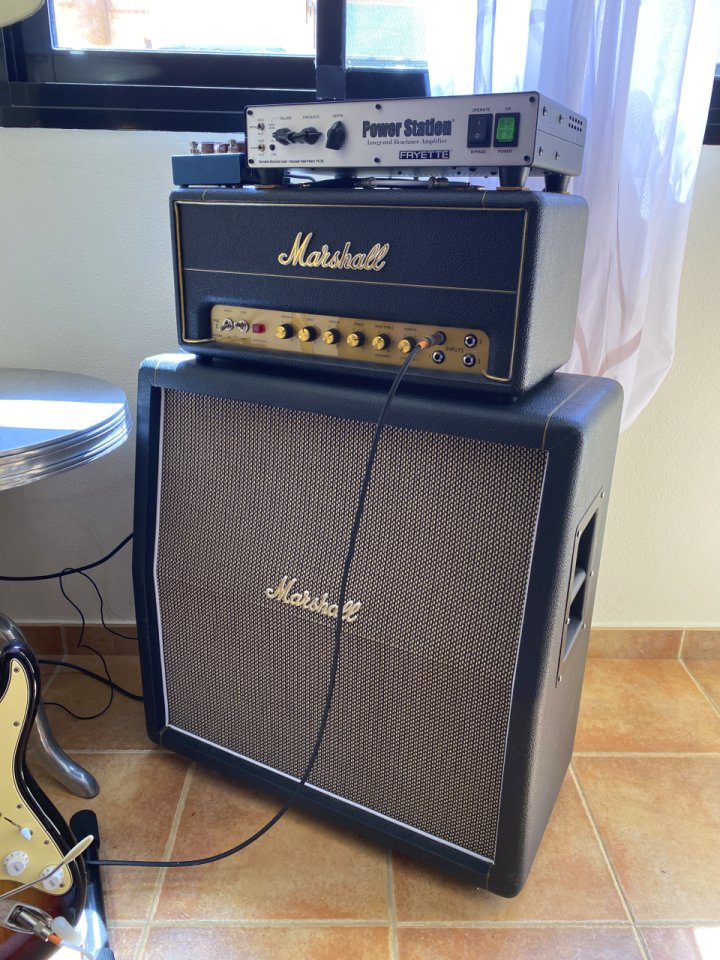 Pantalla Marshall 2061CX 2x12" 60 Watios MADE IN ENGLAND de segunda mano · Foto 1 de 7 · Murcia · 400 €