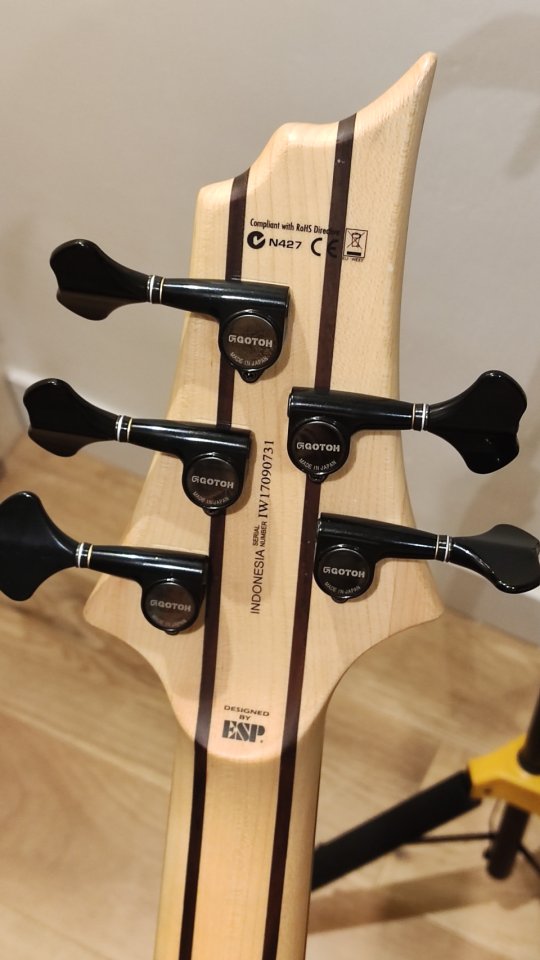 Bajo eléctrico ESP LTD B205-SM para zurdos de segunda mano · Foto 4 de 7 · Gipuzkoa · 450 €