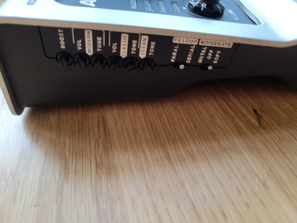Bluguitar Amp1 Silver Edition de segunda mano · Foto 4 de 9 · Lugo · 350 €
