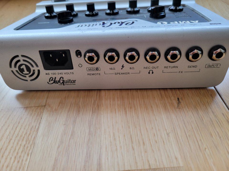 Bluguitar Amp1 Silver Edition de segunda mano · Foto 5 de 9 · Lugo · 350 €