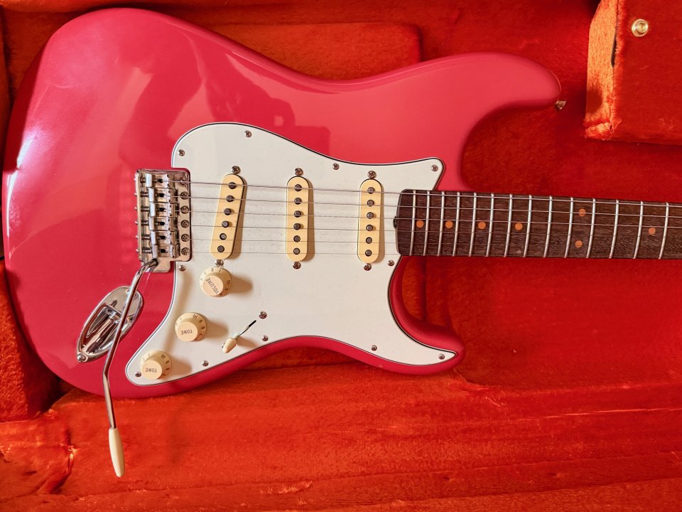 Fender American Vintage II 1961 Stratocaster – Fiesta Red de segunda mano · Foto 5 de 8 · Madrid · 1950 €