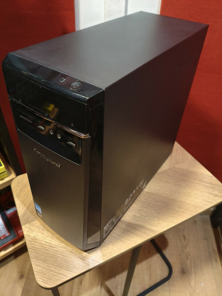Torre AMD A10 3.5Hz - 16GB RAM - 2TB, Lenovo