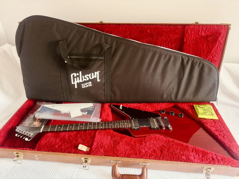 Gibson Explorer 2016 cherry