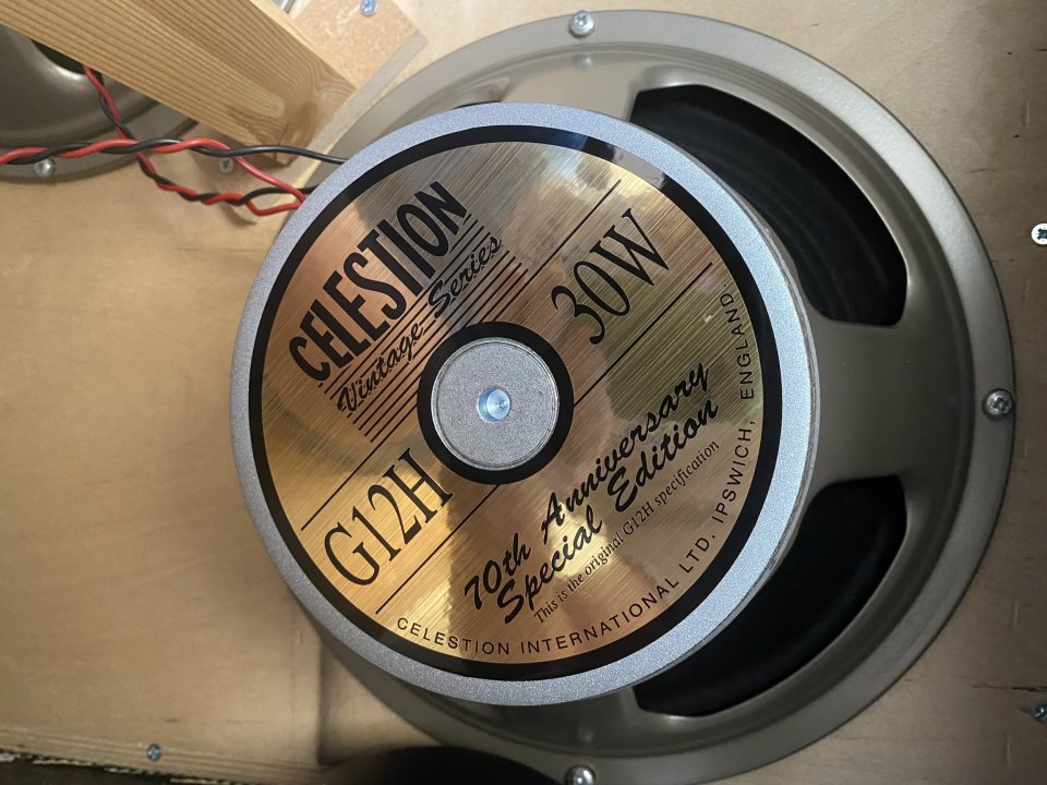 Pantalla Marshall 2061CX 2x12" 60 Watios MADE IN ENGLAND de segunda mano · Foto 4 de 7 · Murcia · 400 €