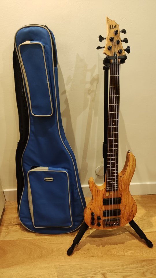 Bajo eléctrico ESP LTD B205-SM para zurdos de segunda mano · Foto 7 de 7 · Gipuzkoa · 450 €