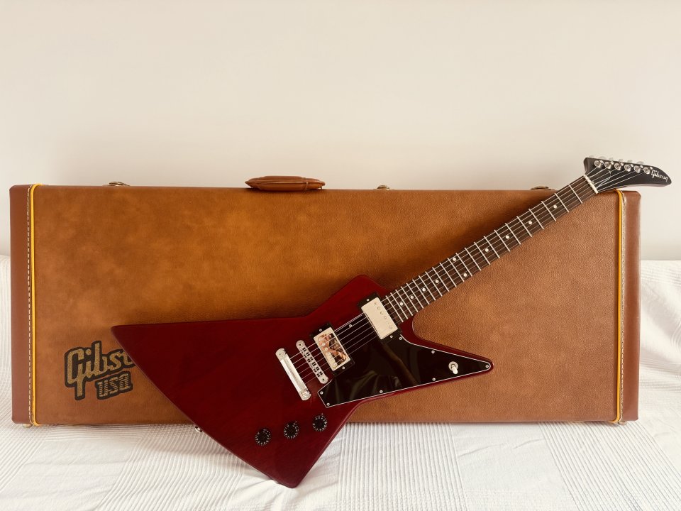 Gibson Explorer 2016 cherry