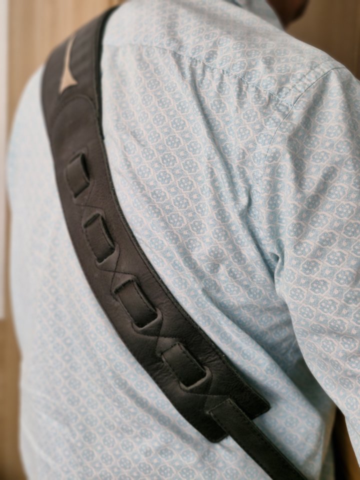 Correa de cuero para guitarra Ortega OSBS-1