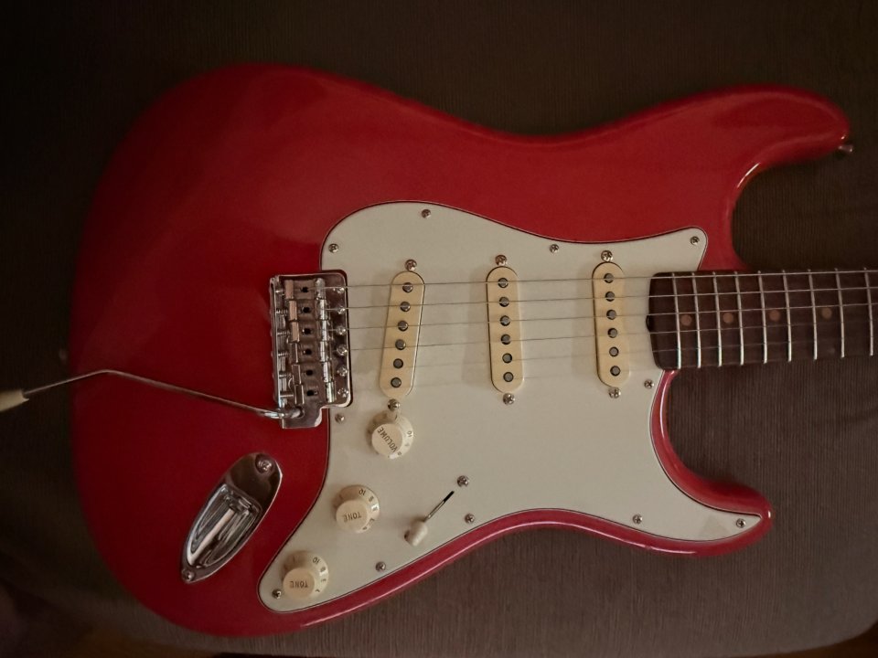 Fender American Vintage II 1961 Stratocaster – Fiesta Red de segunda mano · Foto 7 de 8 · Madrid · 1950 €